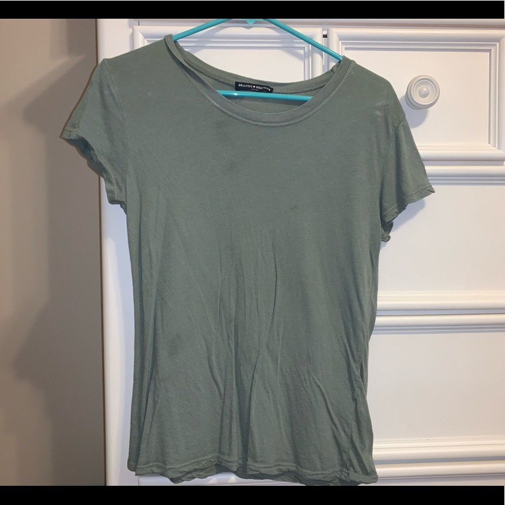 ✨3 for $10✨ green brandy melville tee